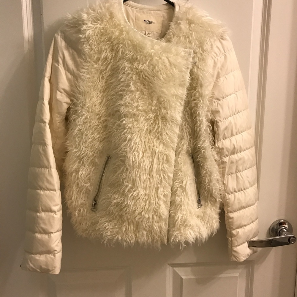 ⭐️Mo&Co White cotton puffer faux fur jacket