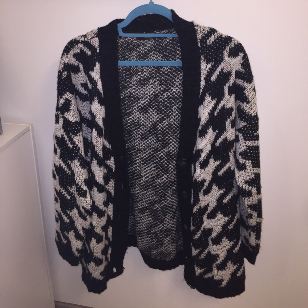 COMFY OVERSIZED SWEATER