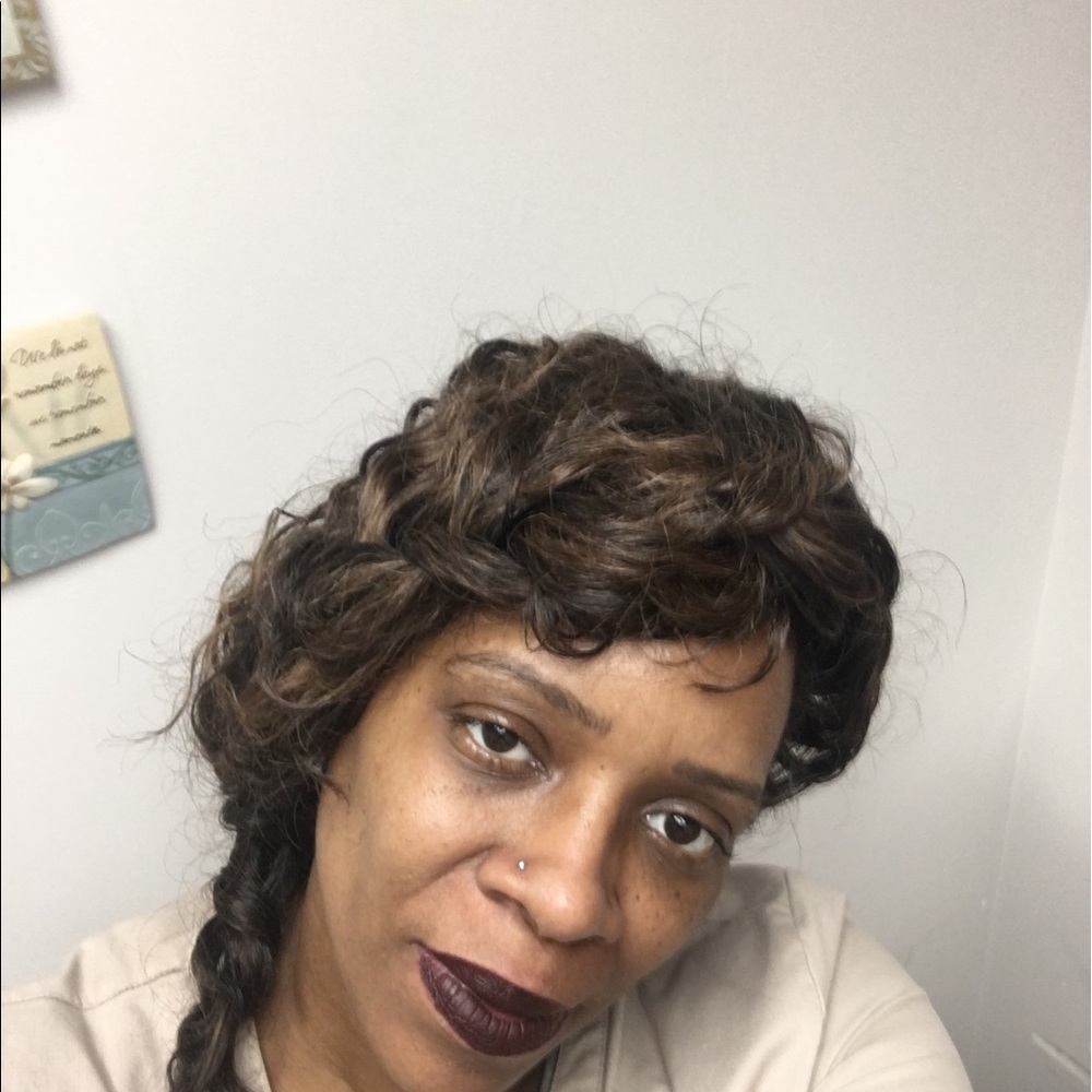 Meet your Posher, Antronette