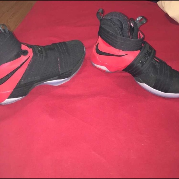 LeBron 11 Soldiers - Picture 2 of 3