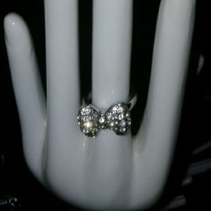 Sparkly bow tie ring