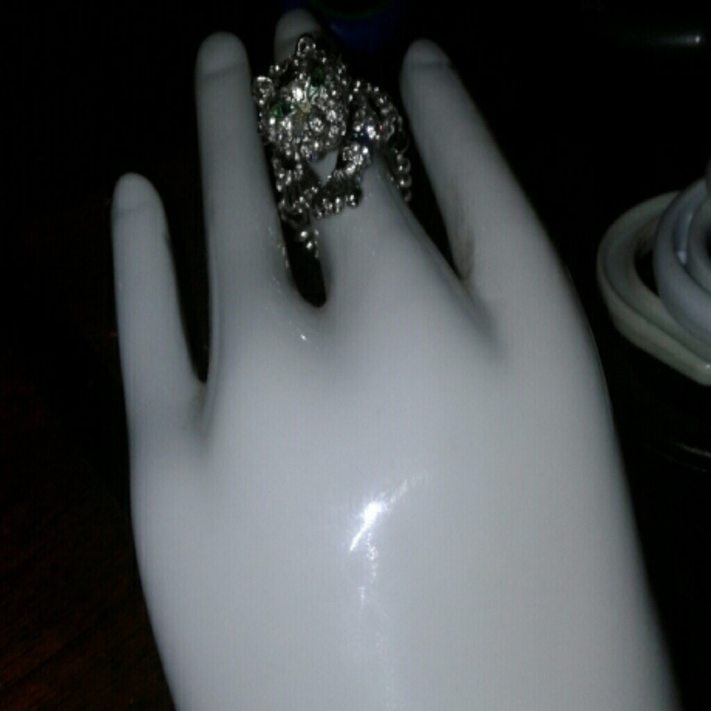 Adjustable tiger ring