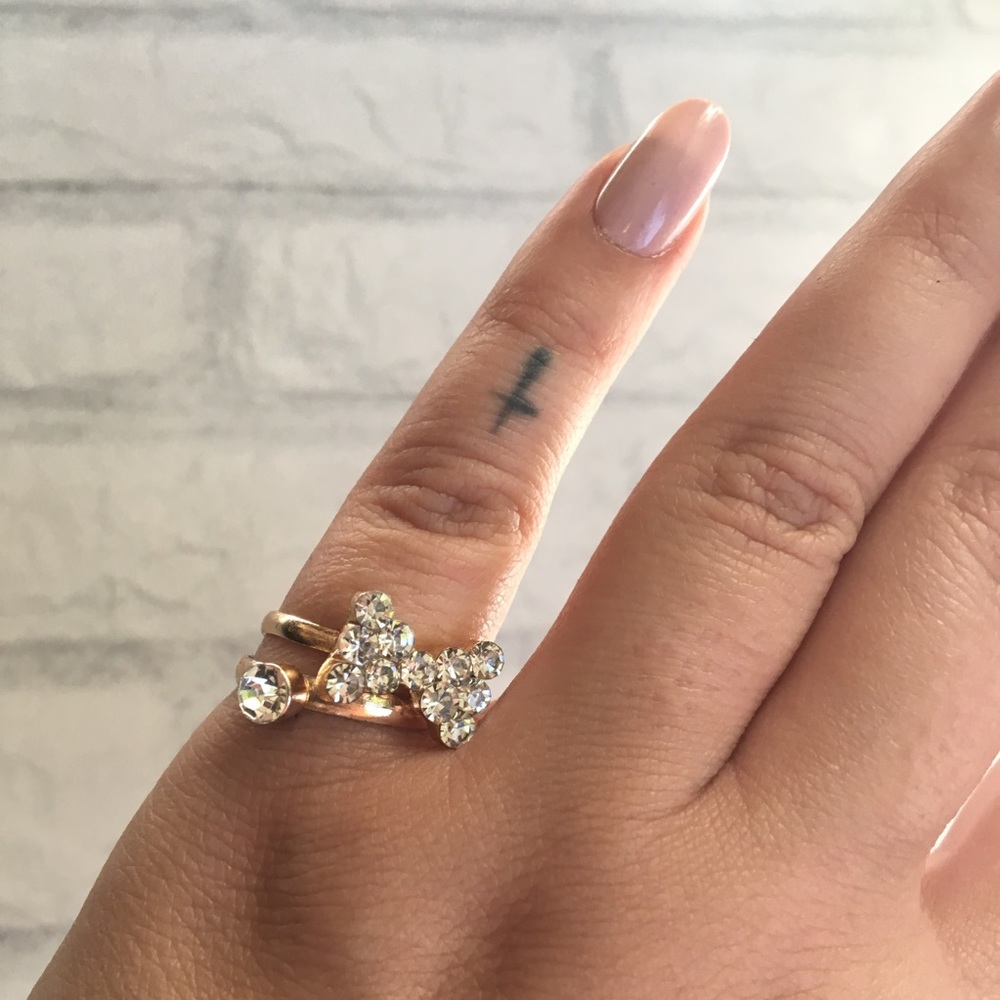 Gold bow adjustable ring set