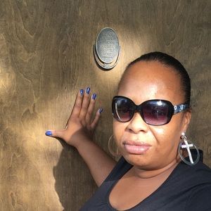 Meet your Posher, Connie