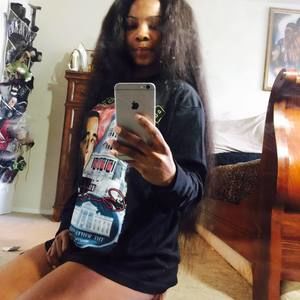 Meet your Posher, Chanel