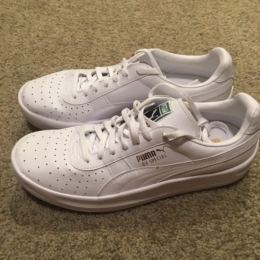 Brand new white Puma shoes!