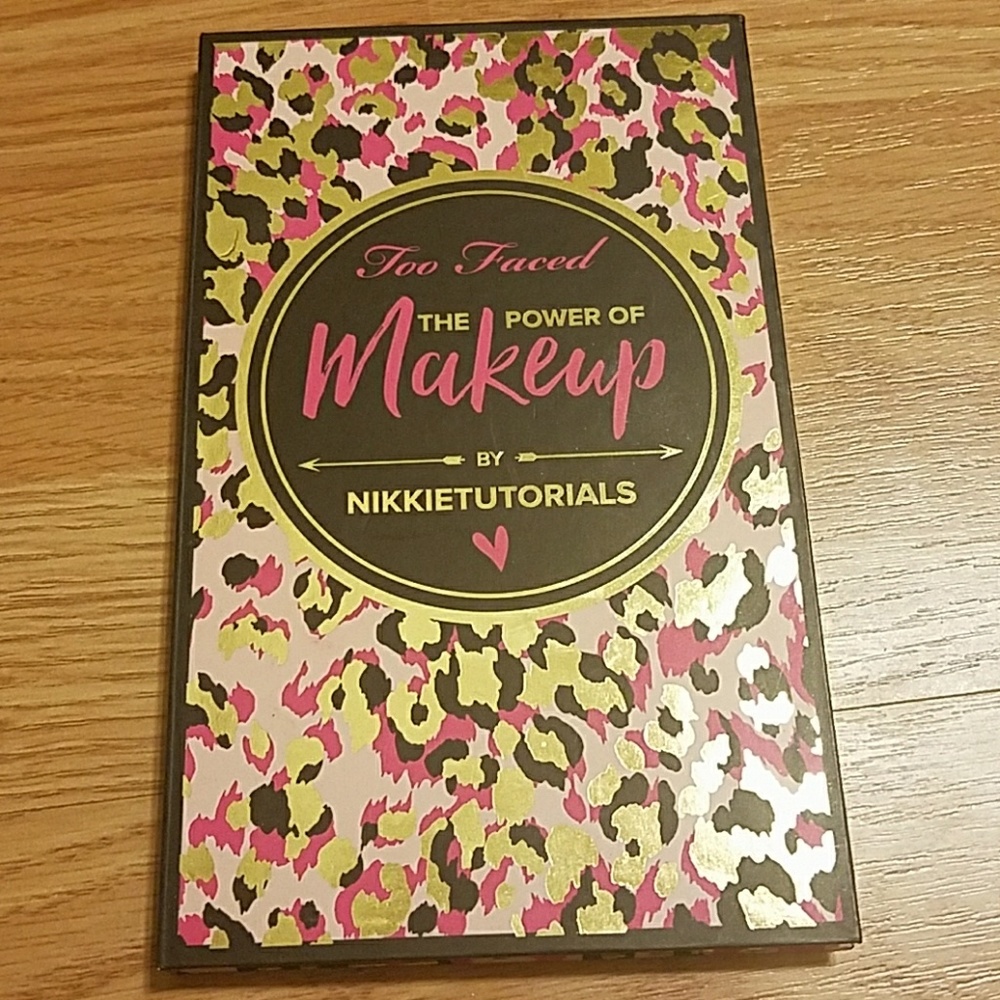 Too Faced The Power of Makeup - On hold