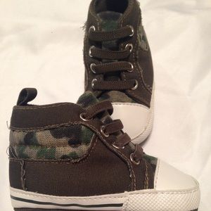 9-12 M Camo Sneakers