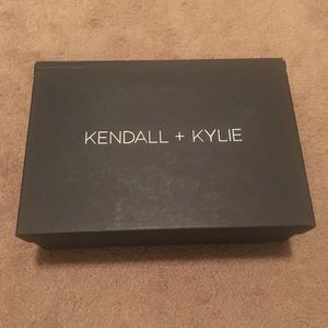 Kendall and Kylie size 9 NEW IN BOX