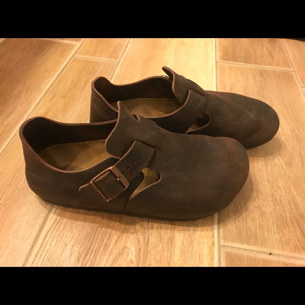 Birkenstock brown clogs