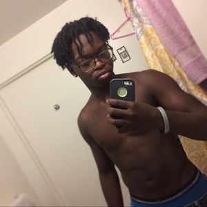 Meet your Posher, Deandre