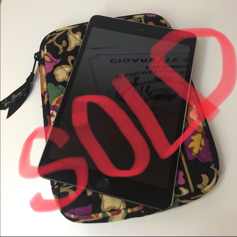 Barely Used Apple IPad mini 3 ✨