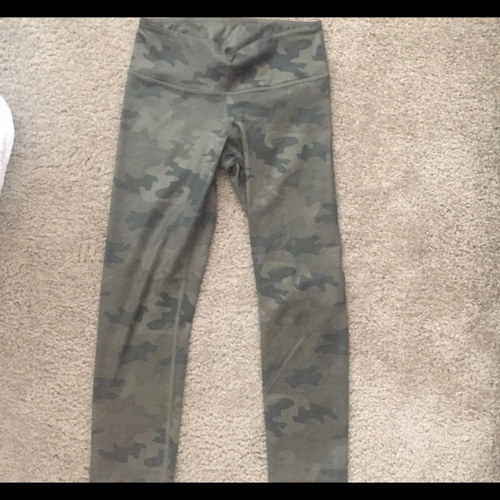 Lululemon wunderunder leggings cropped camoflauge