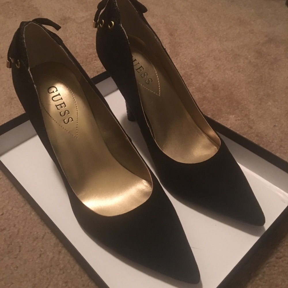 Guess heel size 9
