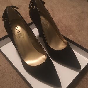 Guess heel size 9