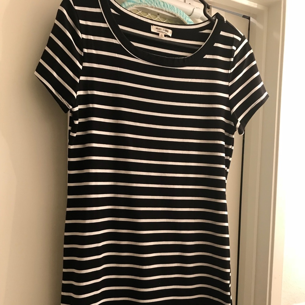 Basic black and white stripes dress