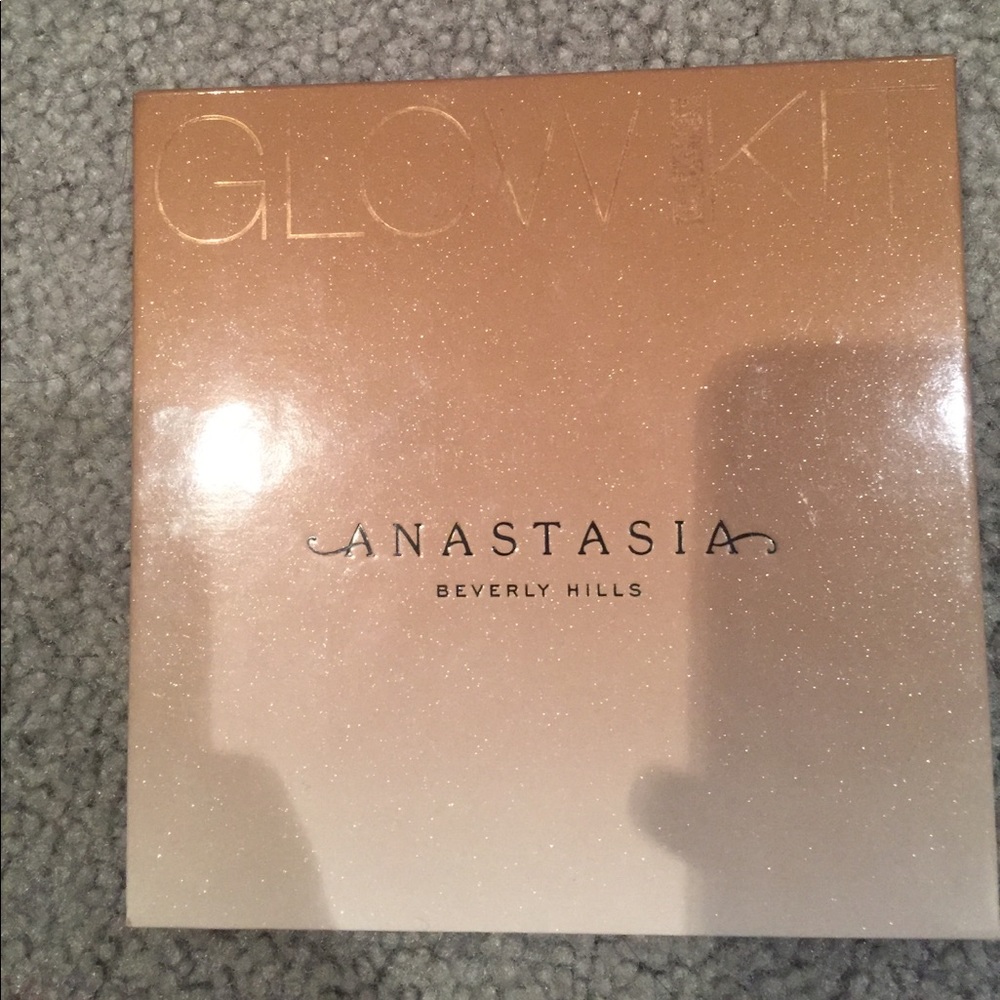 Anastasia glow kit