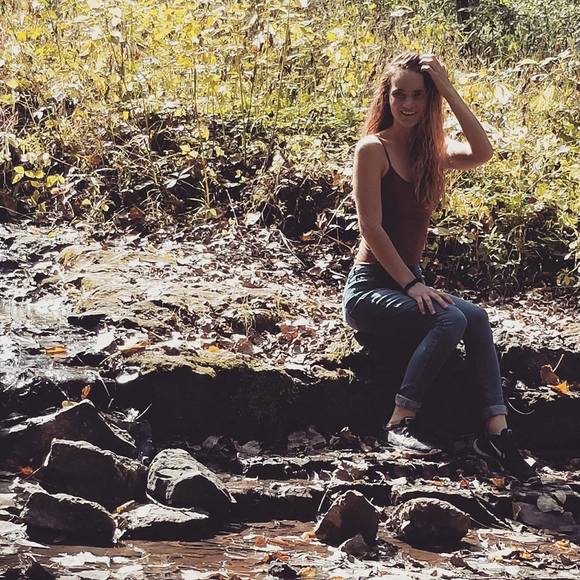 Meet your Posher, Kari - Picture 1 of 1