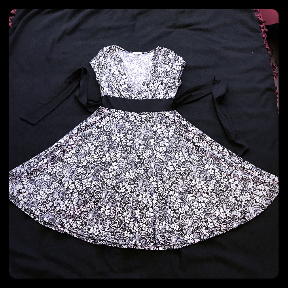LAST CHANCE Lightweight dress with Circle Skirt