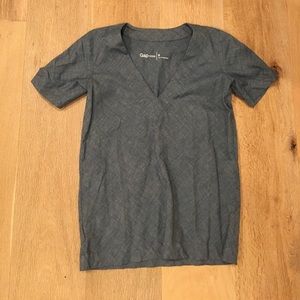 Gap Size Small Blue V-Neck Top