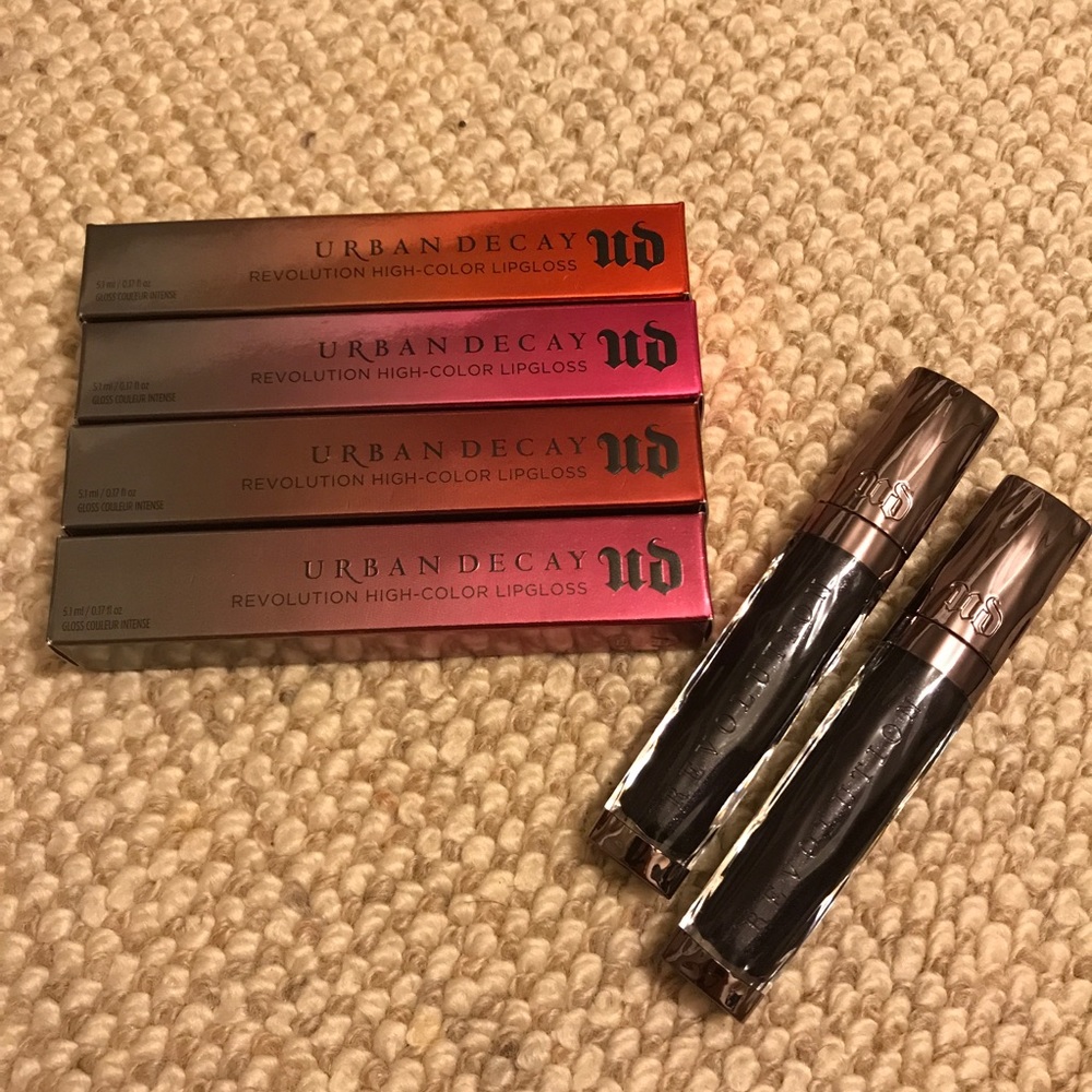 NWT Urban Decay Revolution Lip Gloss - Picture 5 of 5