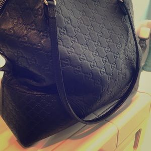 Black Gucci Purse (authentic)