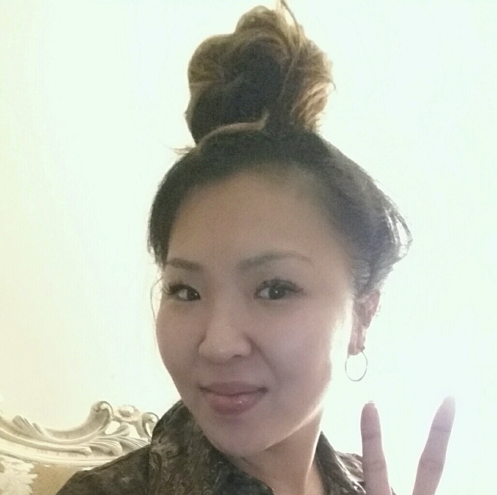 My lovely items I no longer need, wear or can fit.