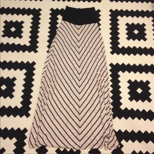Cream and black chevron maxi skirt