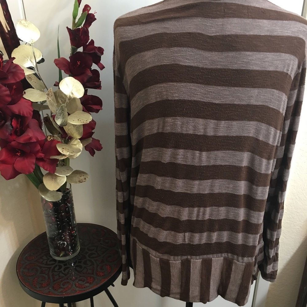 💜Long striped shrug💜✖️Bundle 2+ % Off✖️ - Picture 3 of 6