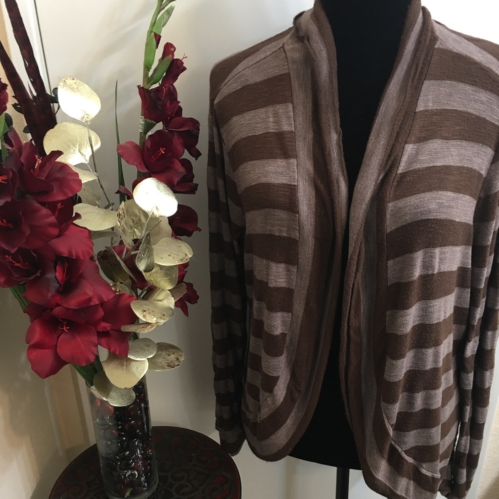 💜Long striped shrug💜✖️Bundle 2+ % Off✖️ - Picture 5 of 6