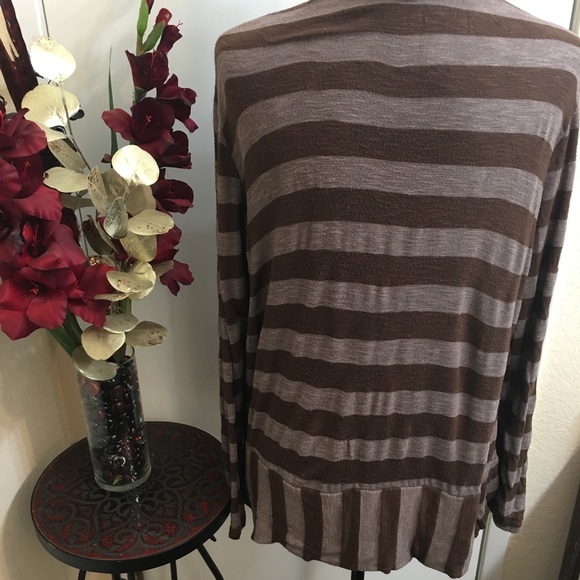 💜Long striped shrug💜✖️Bundle 2+ % Off✖️ - Picture 3 of 6