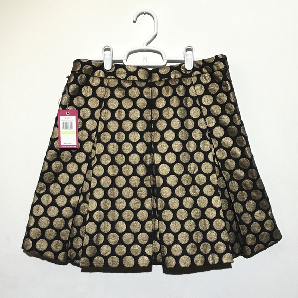 VINCE CAMUTO Black + Gold Pleated Skirt - Picture 2 of 2