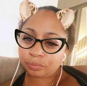 Meet your Posher, Alejandra