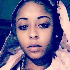 Meet your Posher, Lalaa