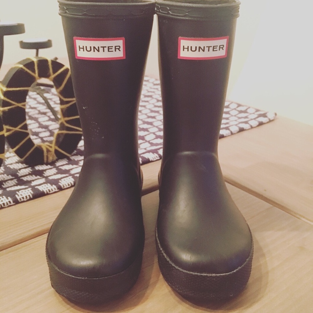 Hunter Kids Boots w/fleece socks & sheepskin soles