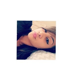 Meet your Posher, Dania