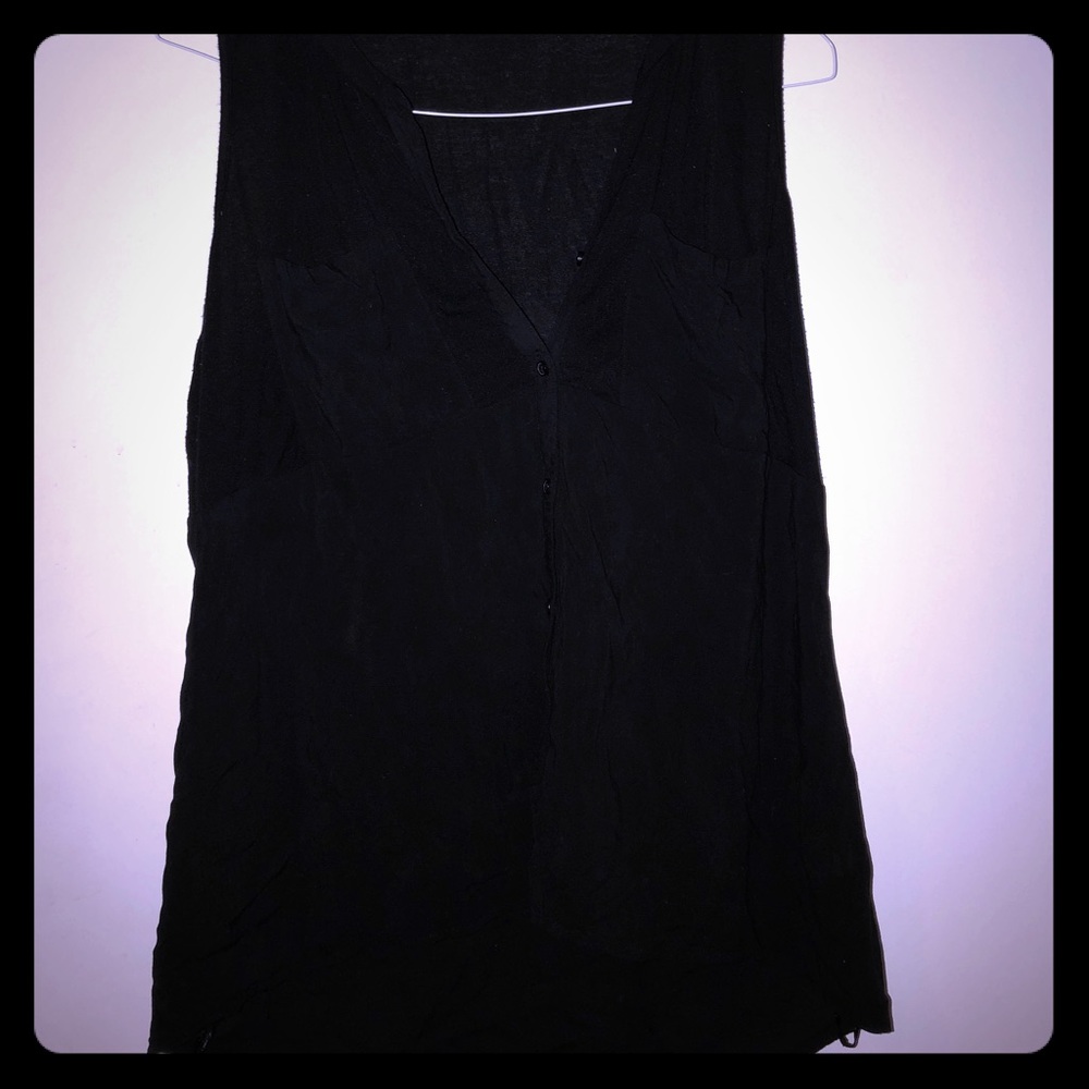 Converse button tank