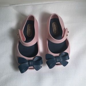Mini Melissa ultragirl pink/blue bow sz 5