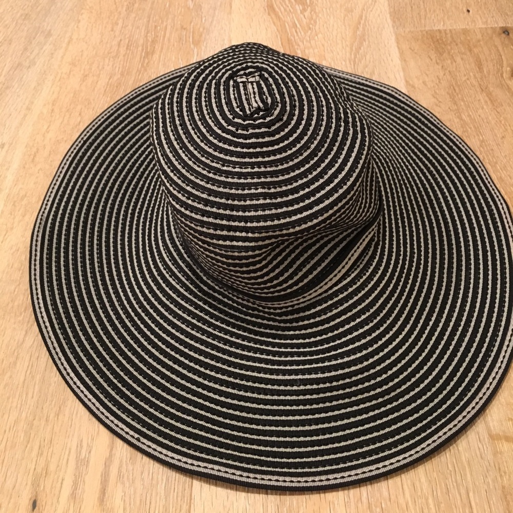 Black Wide Brim Sun Hat