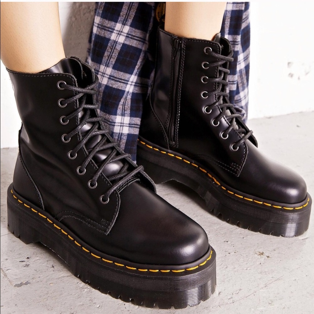 Searching for jadon Dr Martens boots size 6 or 7