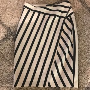 Guess knee length striped skirt size M