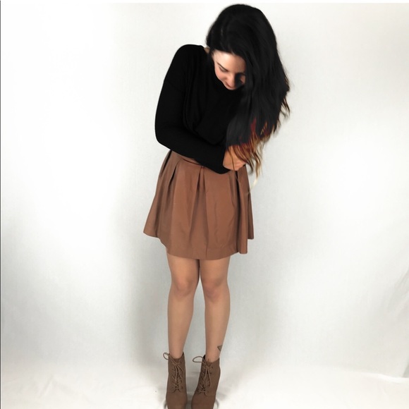 Nikki's Pleated Leather Skirt - Picture 3 of 7