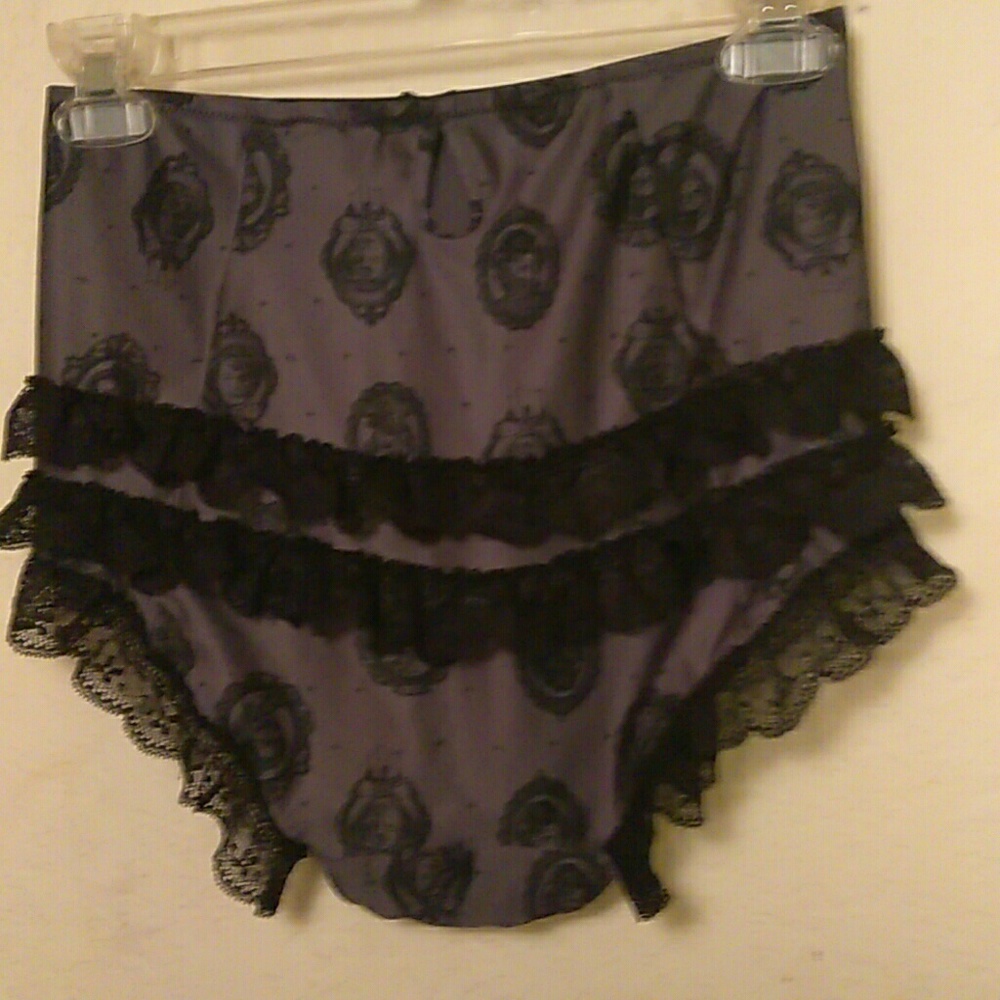 Pride* Prejudice* Zombies Bra & Panty Set