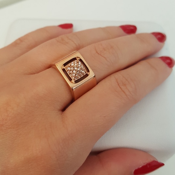 Swarovski Jewelry - ❤{Swarovski} crystal ring in rose gold tone