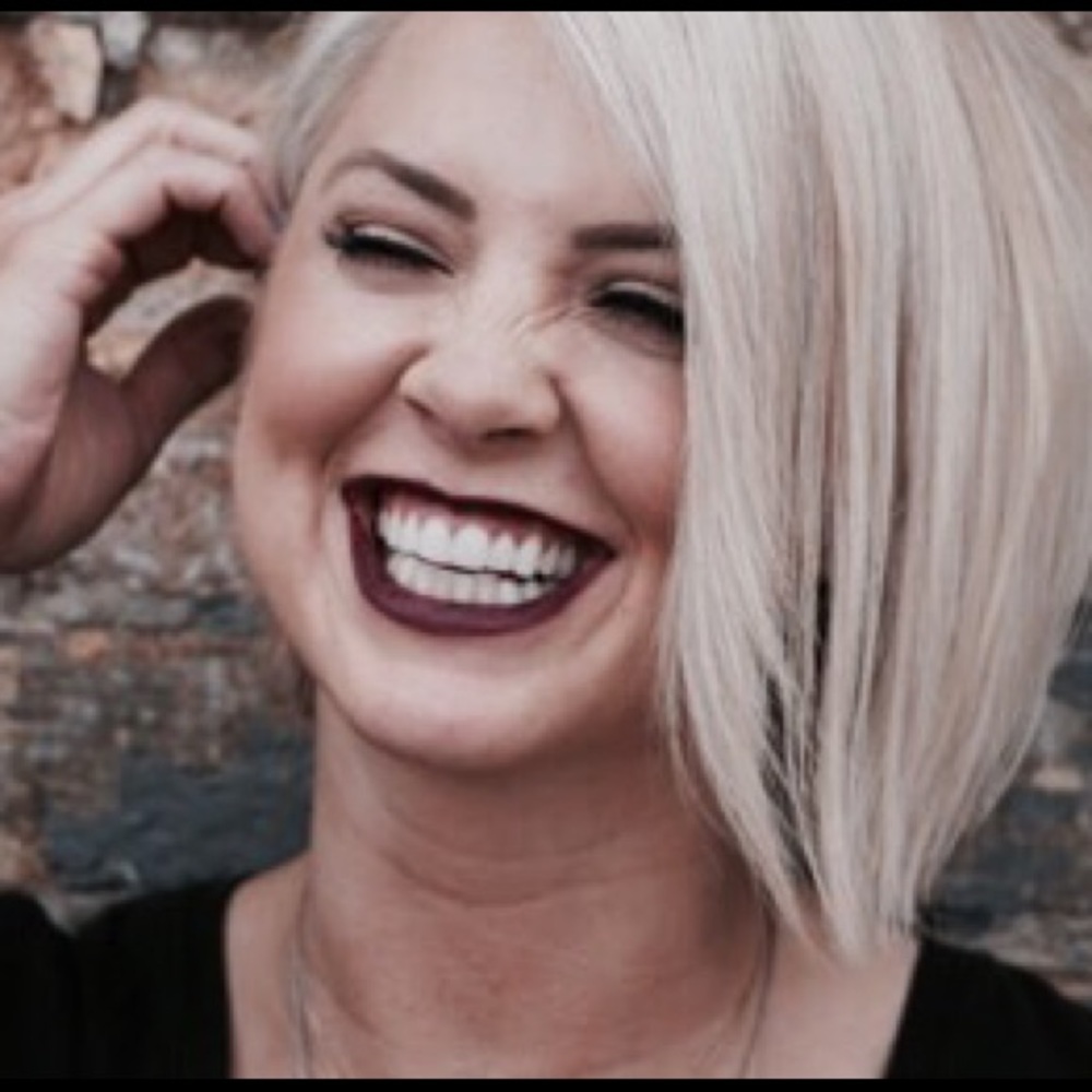 Meet your Posher, Eliza