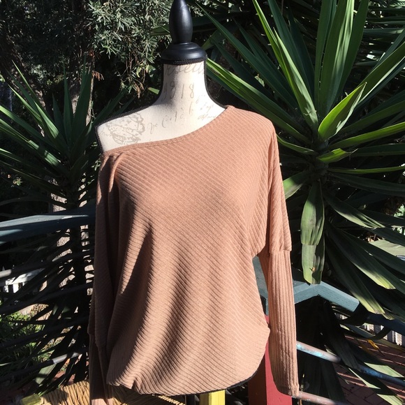 🎉🎉HP🎊🎊 New! Sexy Off Shoulder Sweater - Picture 3 of 6