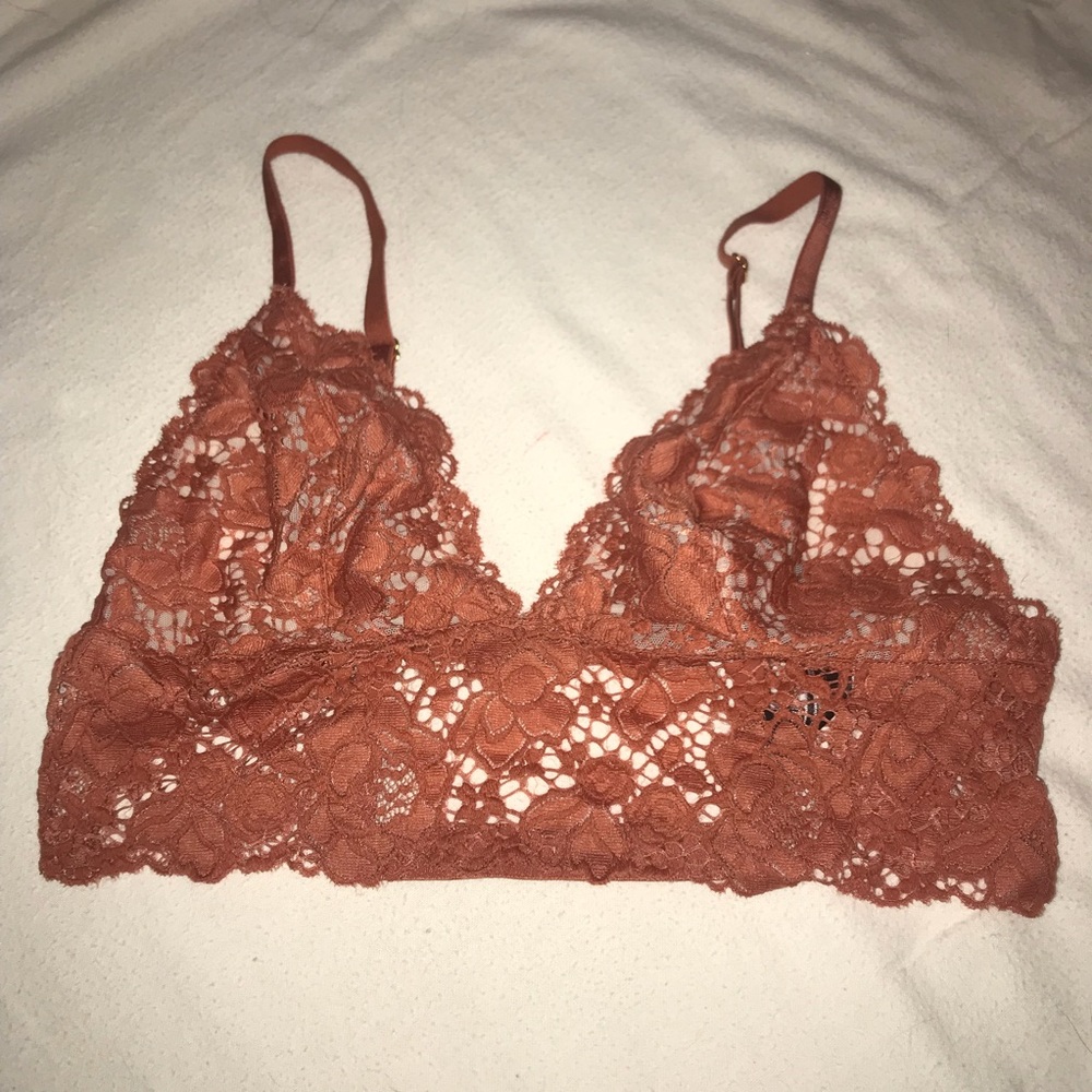 VS | Lace Bralette