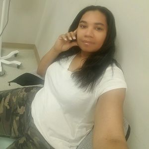 Meet your Posher, Leona