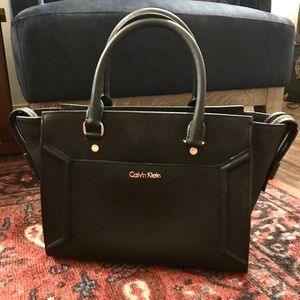 Medium Calvin Klein Black