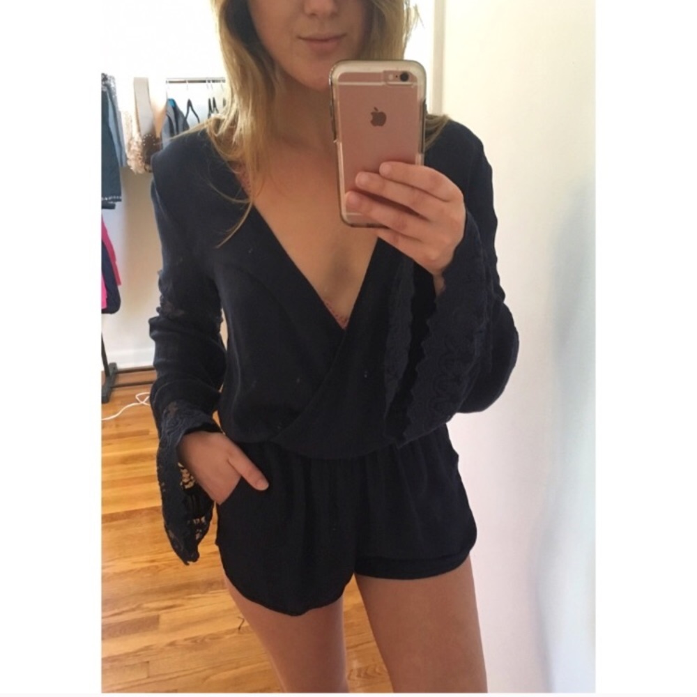 Navy Lace Romper😋